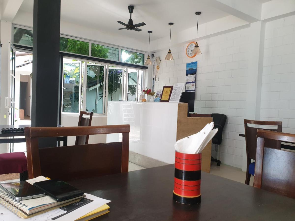 Maafushi View Hotel ภายนอก รูปภาพ